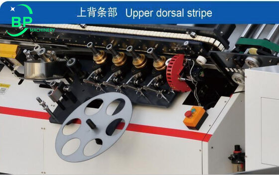 자동 노트북 뒷 척추 스트립 포장 기계 BPBB30L2F 두 개의 커버 피더와 고등학교 노트북 결합을위한 차가운 접착제 또는 뜨거운 접착제 기능과 함께